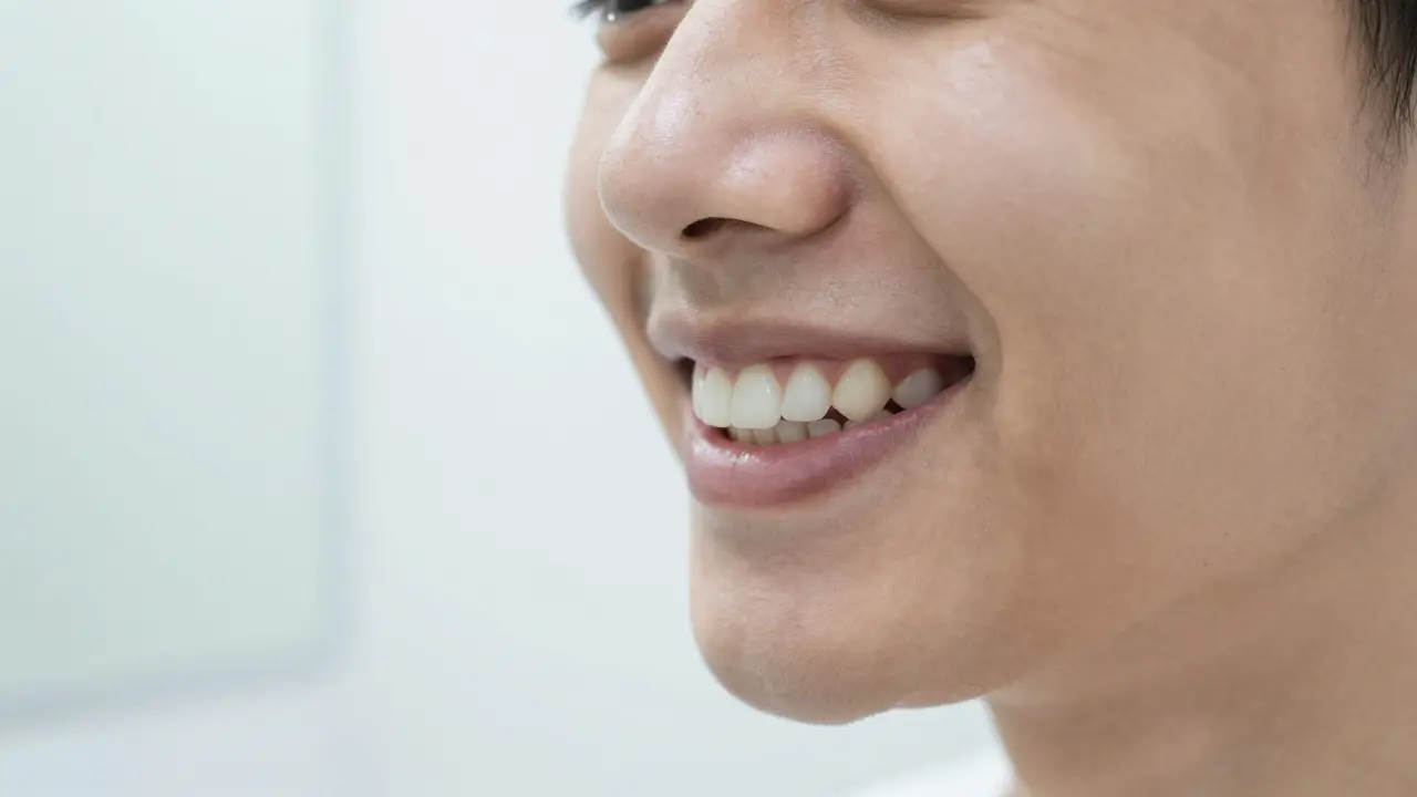 Jak se vyrovnat s mezerou mezi zuby: Možnosti léčby a praktické tipy